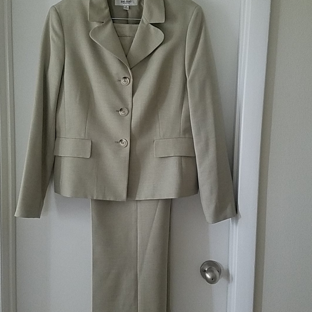 Women's Pant Suit